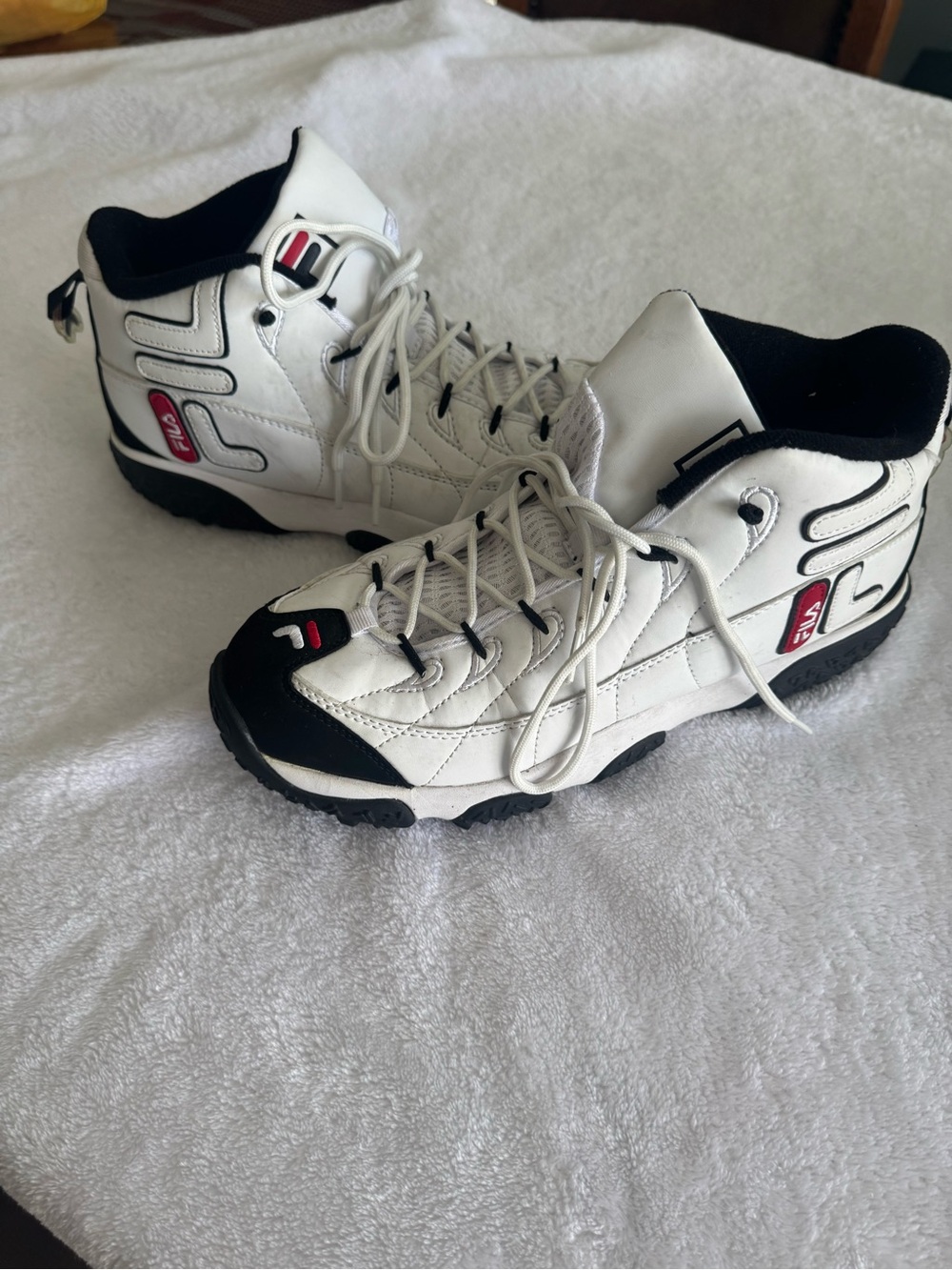 Fila men White and Black Mid-Top Athletic Shoes